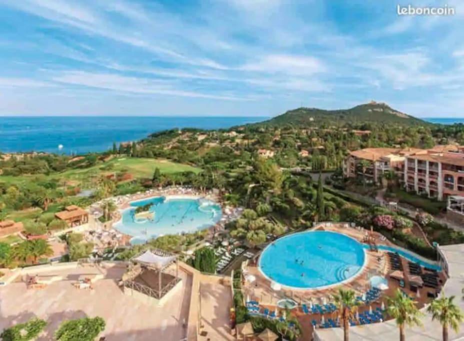 Village Cap Esterel, Piscine, Plage Saint-Raphaël Exterior foto