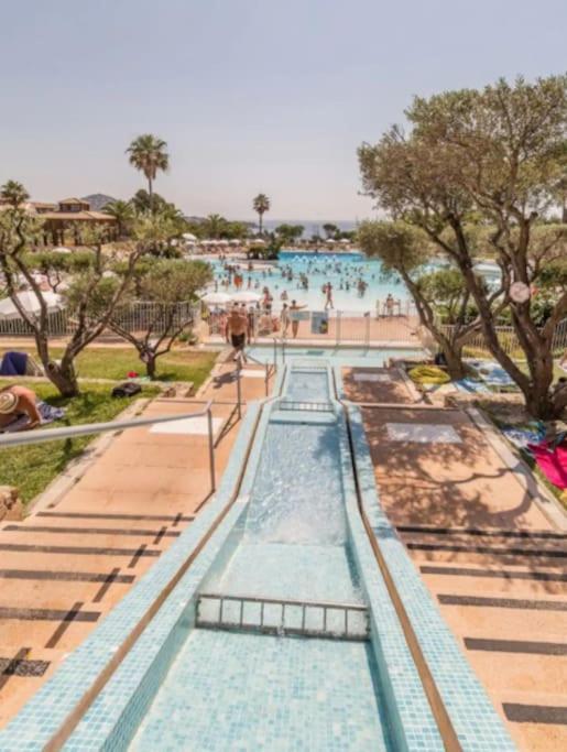Village Cap Esterel, Piscine, Plage Saint-Raphaël Exterior foto